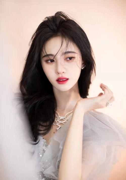 爱豆吃瓜娱乐酱鞠婧祎,爱豆吃瓜娱乐酱,揭秘明星幕后生活点滴”